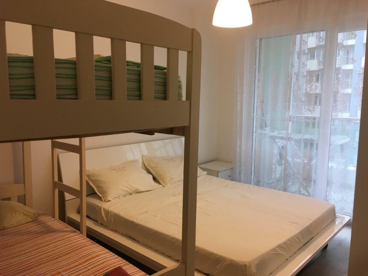 Bruka Apartaments Shëngjin 外观 照片